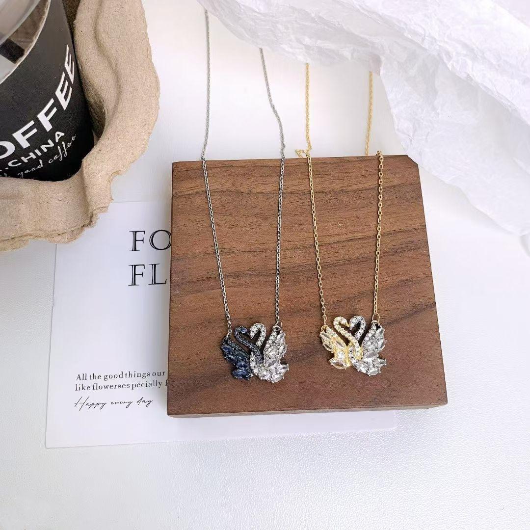 New Hugable Goose Black and White Gold Swan Necklace, Luxurious and High-end, New Year's Gift for Girlfriend, Birthday Present