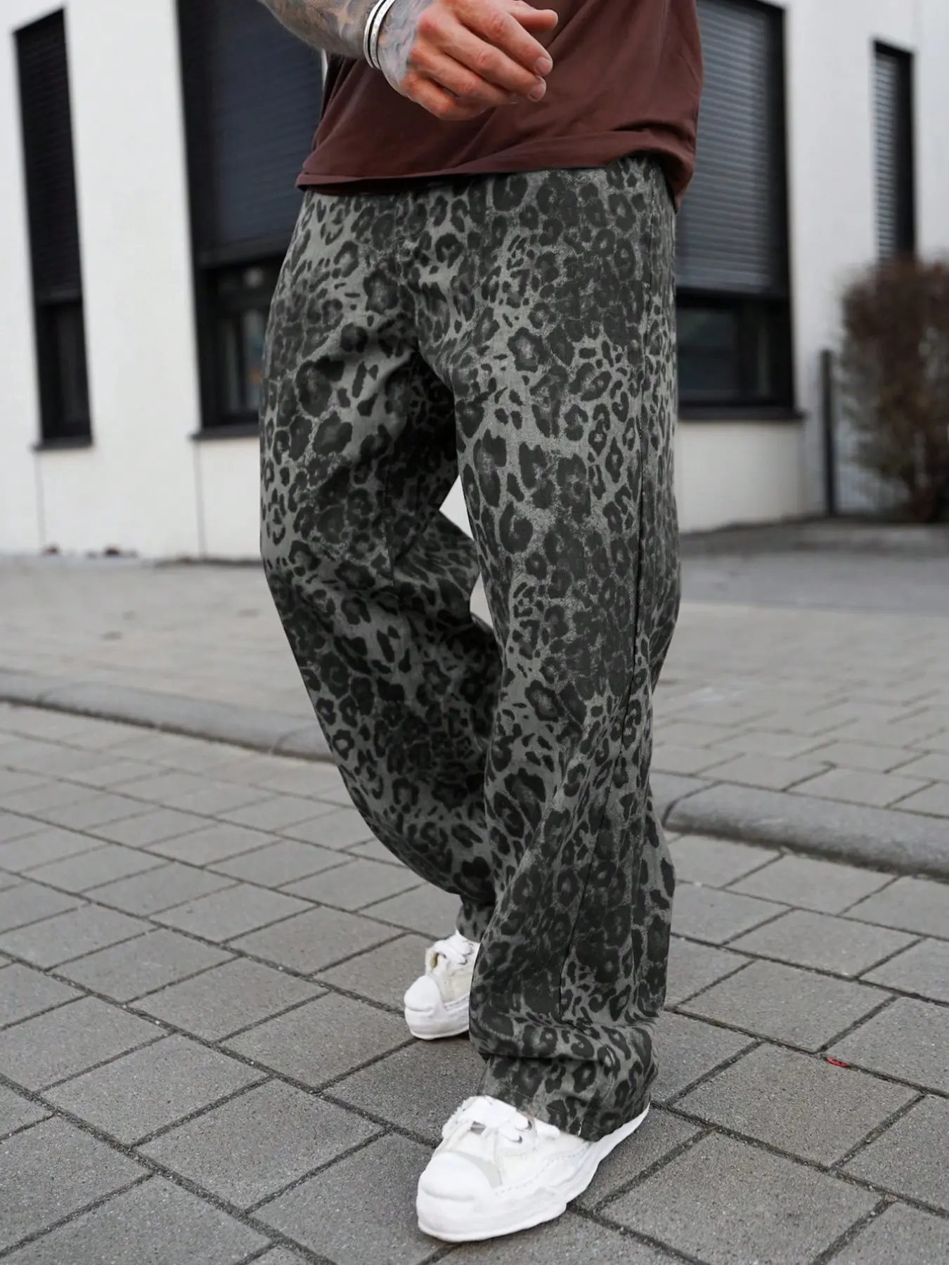 New American Style Retro Washed Leopard Print Pants for Men, Loose Fit Versatile Streetwear Cool Casual Wide Leg Long Pants