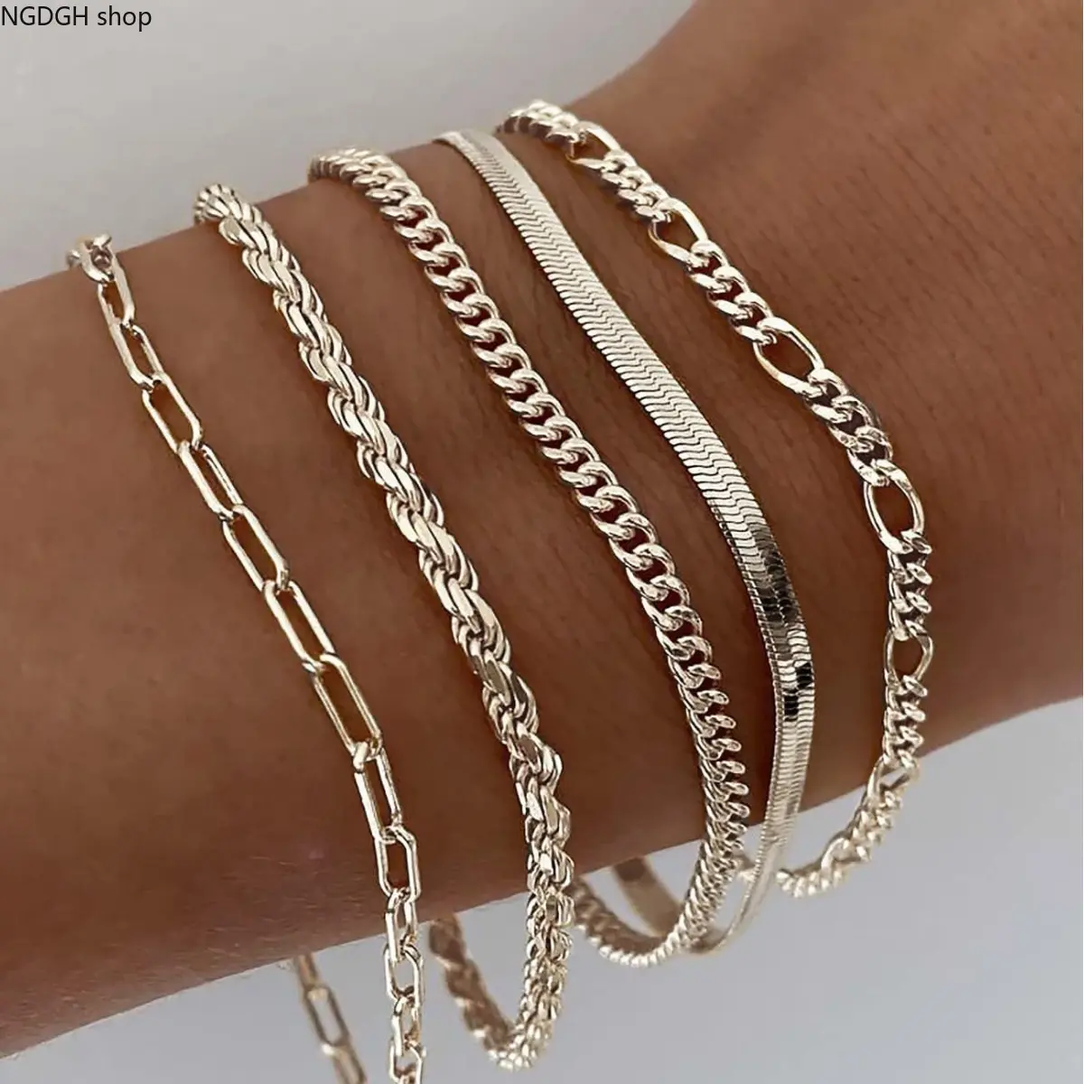 Women's Stackable Bracelets Set - Gold Bracelet Stack with Metal Chains, Paperclip, Rope, Cuban, Herringbone Links, Trendy Layered Daily Use Female Wear Jewelry Gift, Layering Look