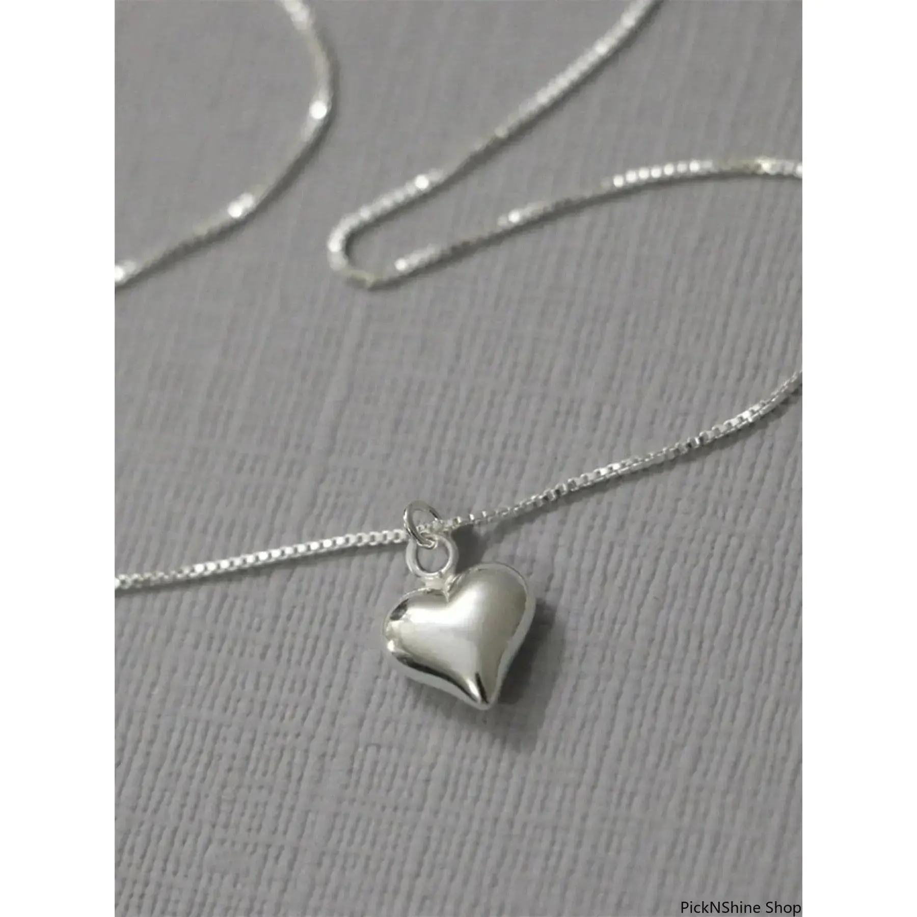 Women's Minimalist Puffed Plain Heart Necklace - Dainty Plain Copper Pendant, Crafted with a Copper Pendant, Silver-Tone Stainless Steel Chain, Lightweight Casual All-Seasons Fashion Jewelry for Daily Wear