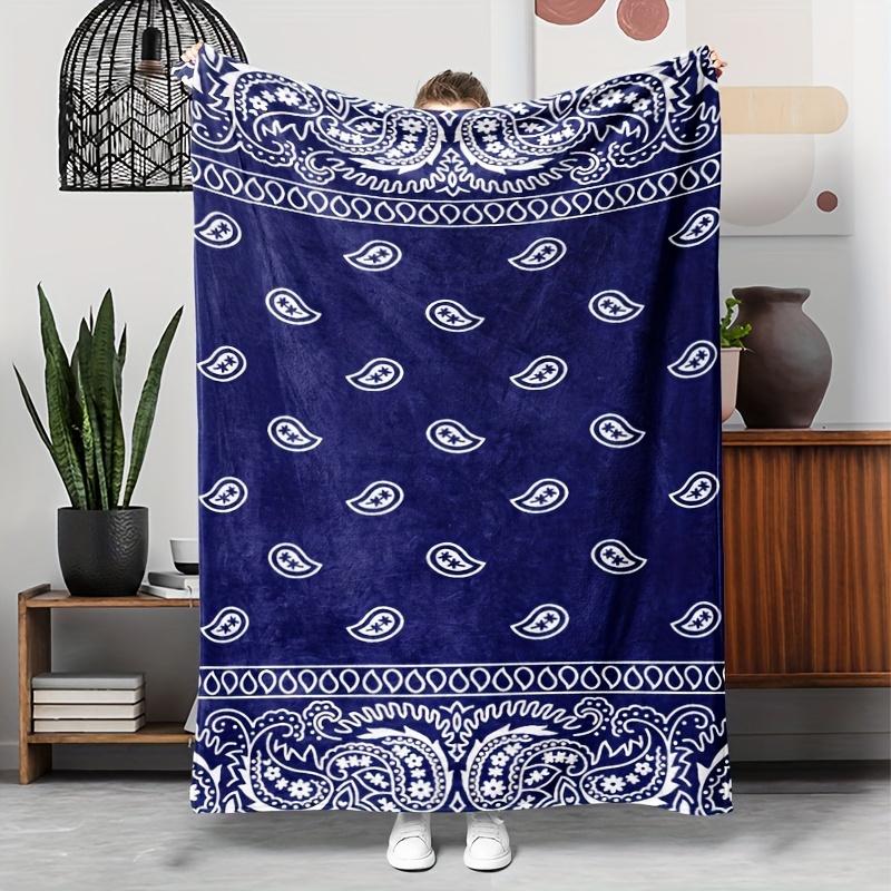1Pc Paisley Pattern Flannel Throw Blanket - Soft, Tear-Resistant, Reversible Bohemian Style For Couch, Nap, Travel, And Camping - Blue And White Multipurpose Blanket For All Seasons, Camping Accessory |       Decorative Throw |       Soft