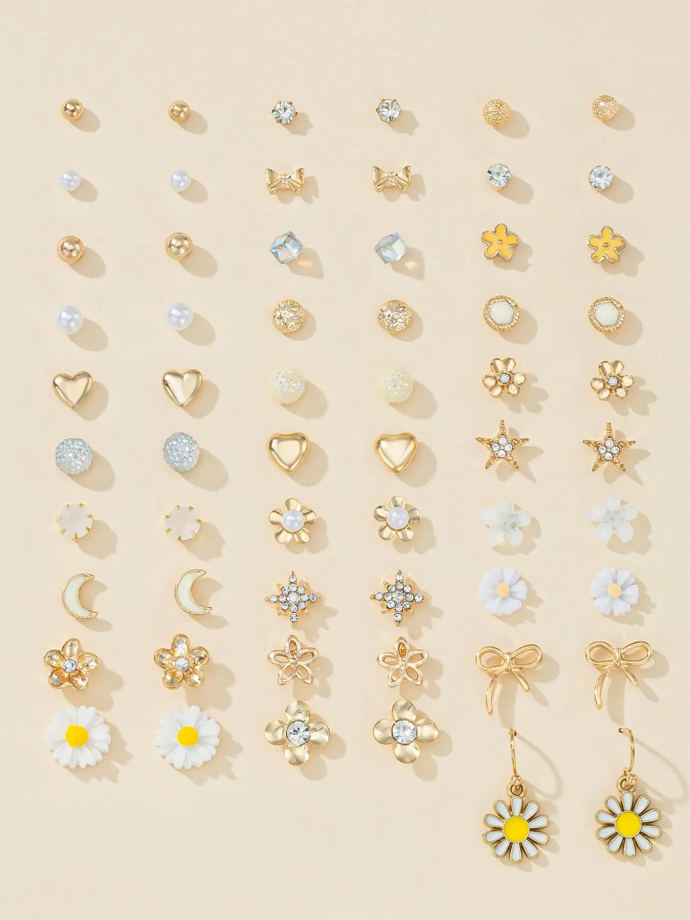 30 Pairs Daisy Flower Earrings, Butterfly Moon Heart Shapes, Fashionable Simple Daily Style, Women's Unique Ear Studs Set