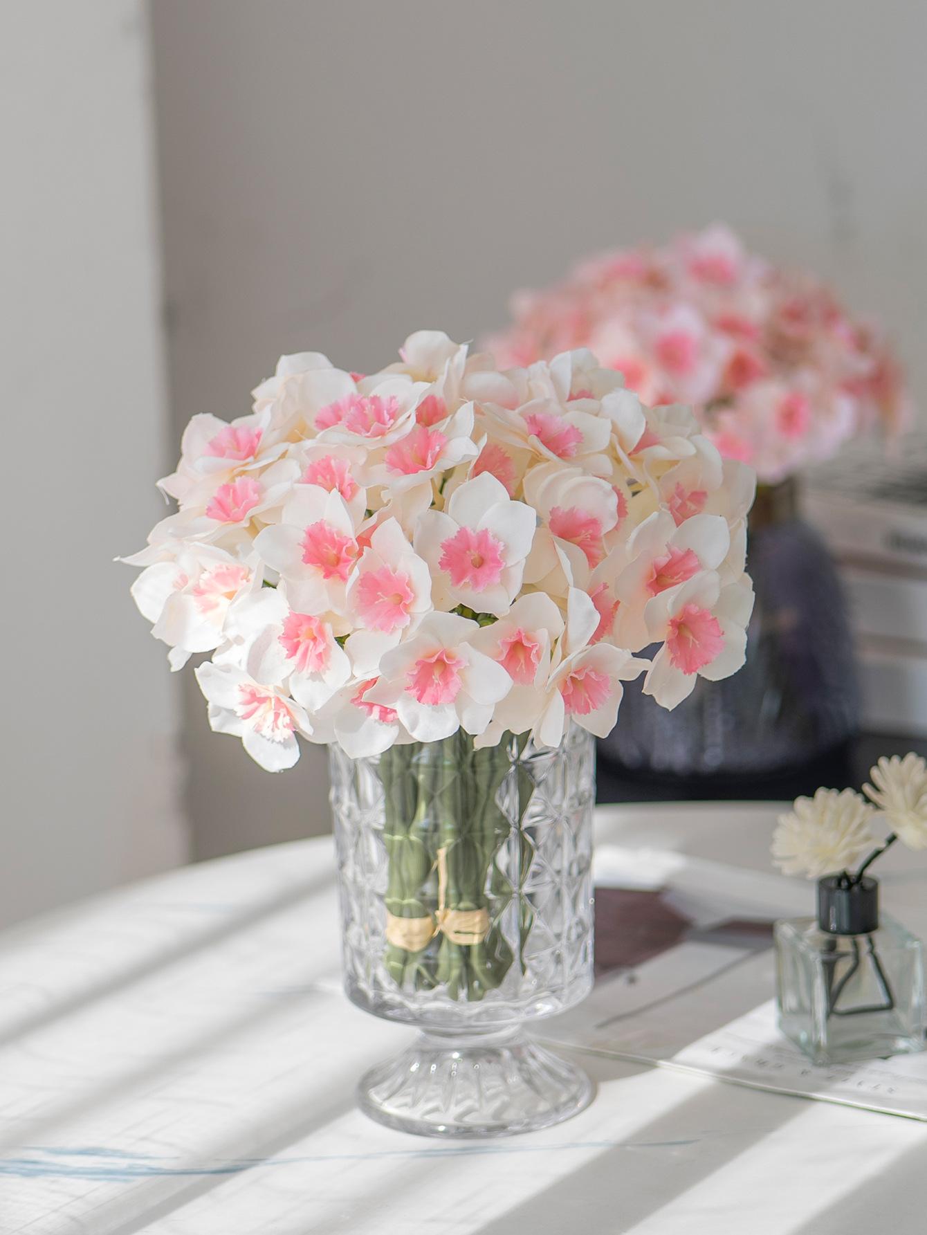 Daffodil Bouquet Silk Flower Plastic Living Room Table Decoration Artificial Fake Flower Potted Plant Home Decoration