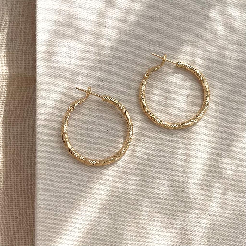 Pair Of  Earrings, Suitable For Women, Elegant Large Circle Design, 925 Silver Color, Hypoallergenic Ear Needles, Suitable For Daily And Vacation Wear, Suitable As Valentine's Day Gift