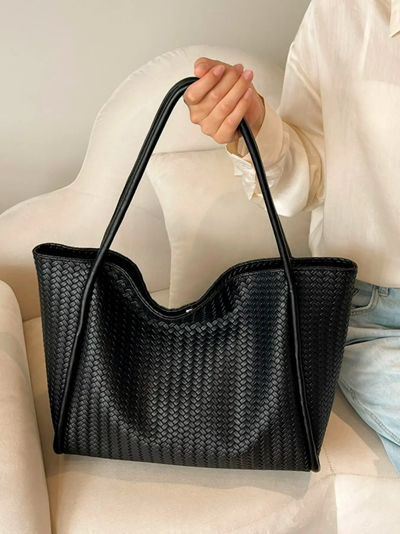 Chic Large Capacity Women's Tote Bag | Minimalist Shoulder Commuter Bag & Versatile Work Purse