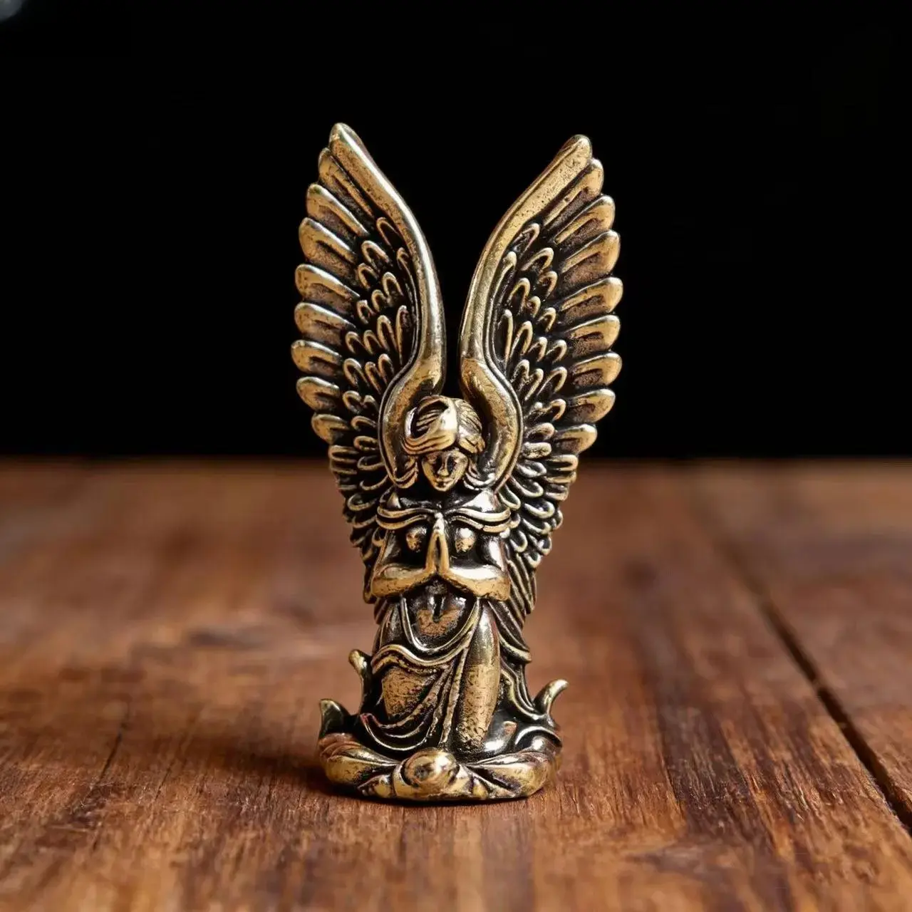 Brass-Winged Angel Figurine - Traditional Look Patina-Finish Table Ornament with Feather Pattern, Compact Unisex Spiritual Zen Home Decor for Indoor Recreation Spaces, Ornate Religious Gift