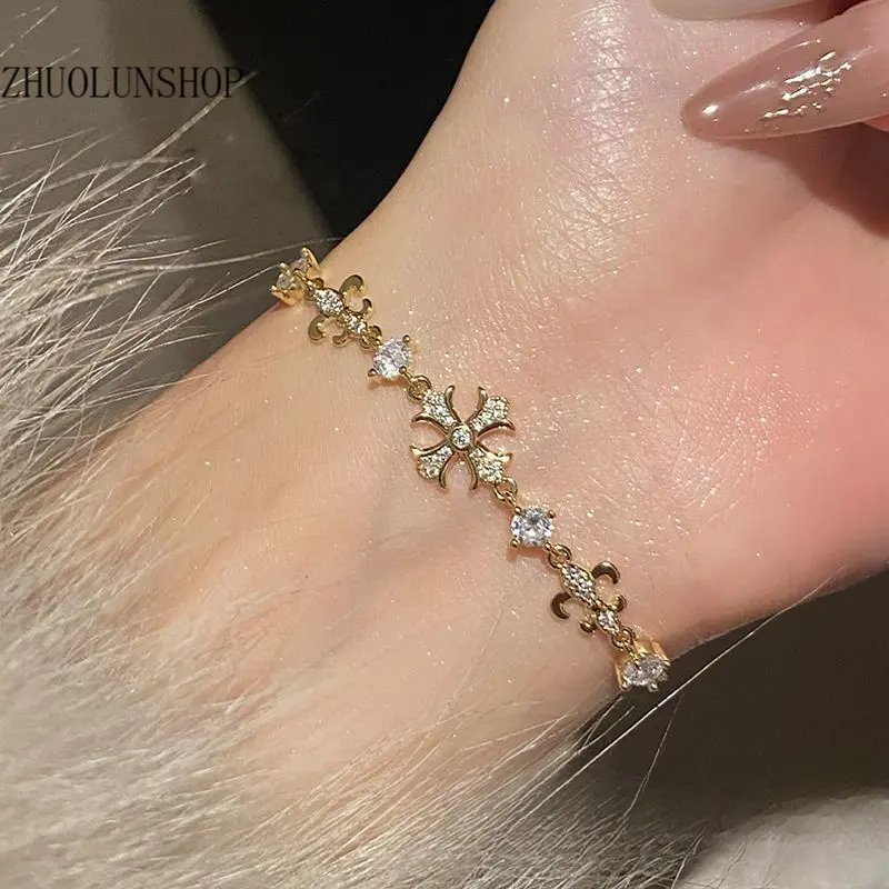 Vintage Elegant Iris Rhinestone Inlaid Bangle| Light Luxury Ins Viral Niche Floral Staples, Women Dainty Versatile Statement Bracelet Jewelry, Elegant Fashion Wrist Accessory For Daily Casual & Formal Party Outfits