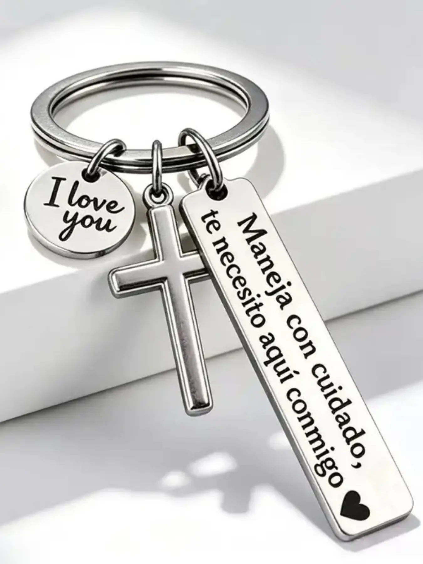 Maneja Con Cuidado Te Necesito Aquí Conmigo Authentic Keychain with Cross & "I Love You" Charm, Spanish Drive Safe Stainless Steel Keyring, Romantic Religious Gift for Him/Her Heart Keychains Adjustable Heart Rate Couples Bracelet Set