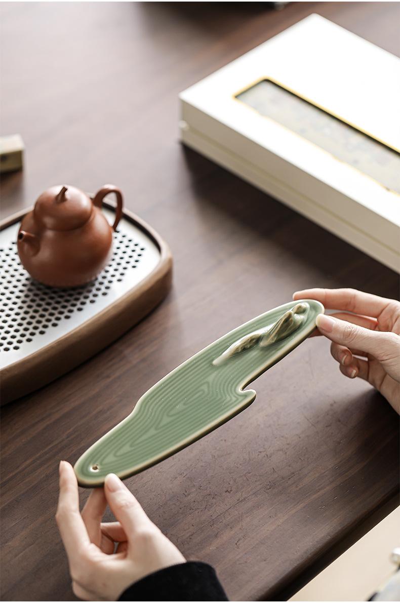 Vietnam Nha Trang Agarwood & Sandalwood Incense Gift Set with Incense Holder Perfect for Gifting Fragrant Aromatherapy Set incense stick fragrance