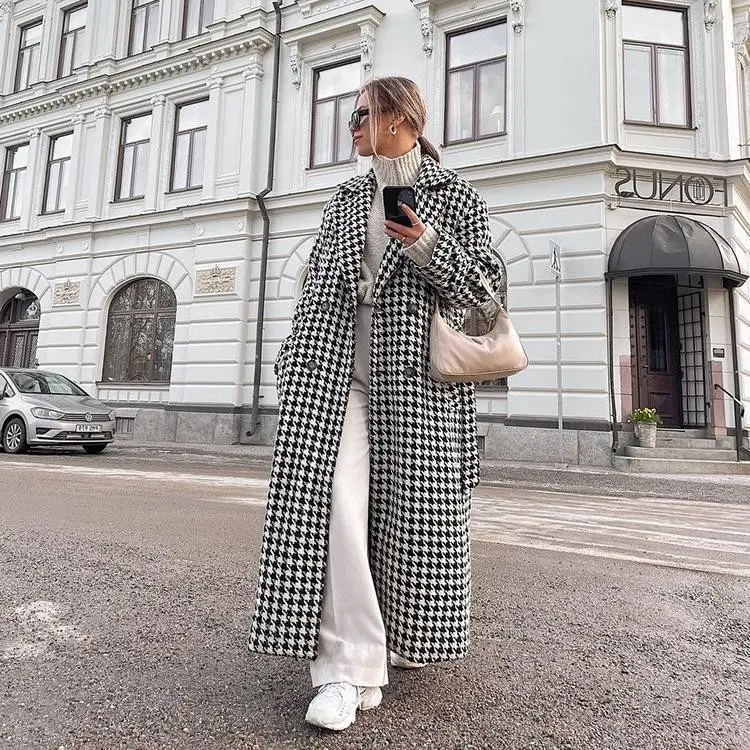 2025AutumnWinterNewWomen'sClothingHoundstoothLongTrenchCoatHigh-endFashionOvercoatBlackandWhiteMatureStyleJacketforWomen