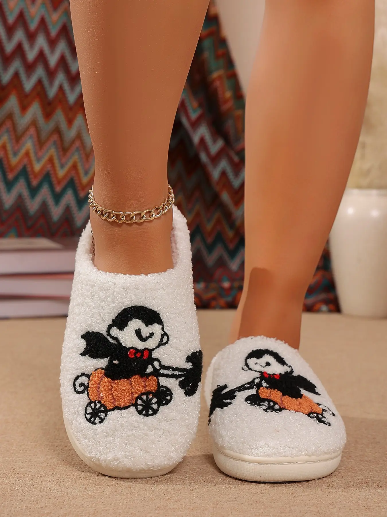 Halloween Vampire Plush Slippers for Women, Fall & Winter Warm Cartoon Indoor Non-Slip Thick Sole Cotton Slippers, Casual Textile Design