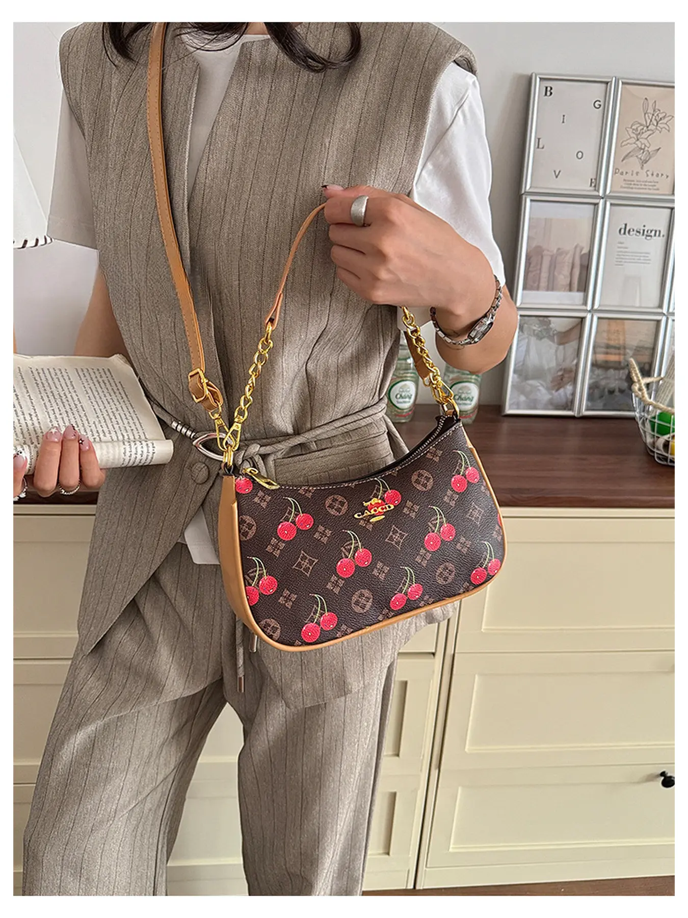 2026French Retro Printed Tote Bag Women's Luxury Vintage Handbag Commuter Shoulder Crossbody Bag