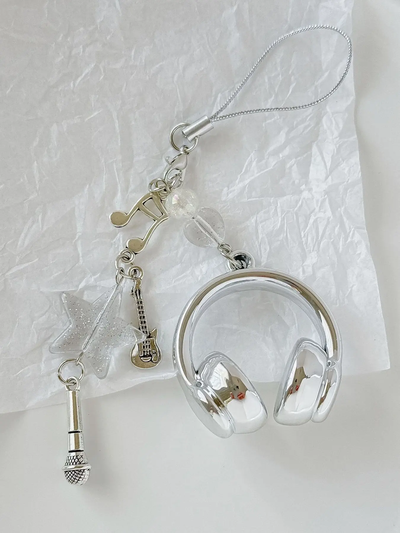 Cute Shiny Earphone Keychain with Microphone, 3D Heart Pendant, Unisex Music Gift, Bag Charm, Car Key Chain, Graduation Gift, Music Lover Gift