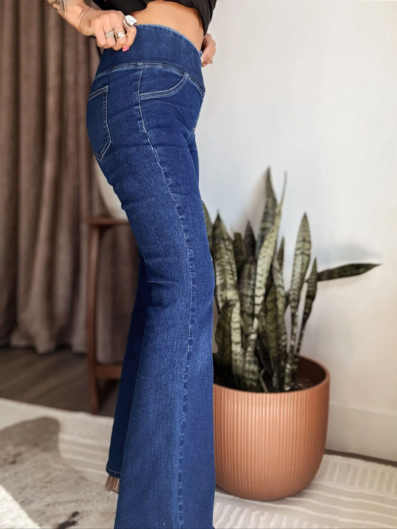 【The Willa - Katrina's Exclusive】Women's Dark Blue Wash Cross V Low Waist Butt Lifting Flare Jeans, High Stretch Slim Bootcut Long Denim Pants with Faux Front Pockets & Real Back Pockets, Y2K Streetwear Daily Date Night Outfits for Women TChic