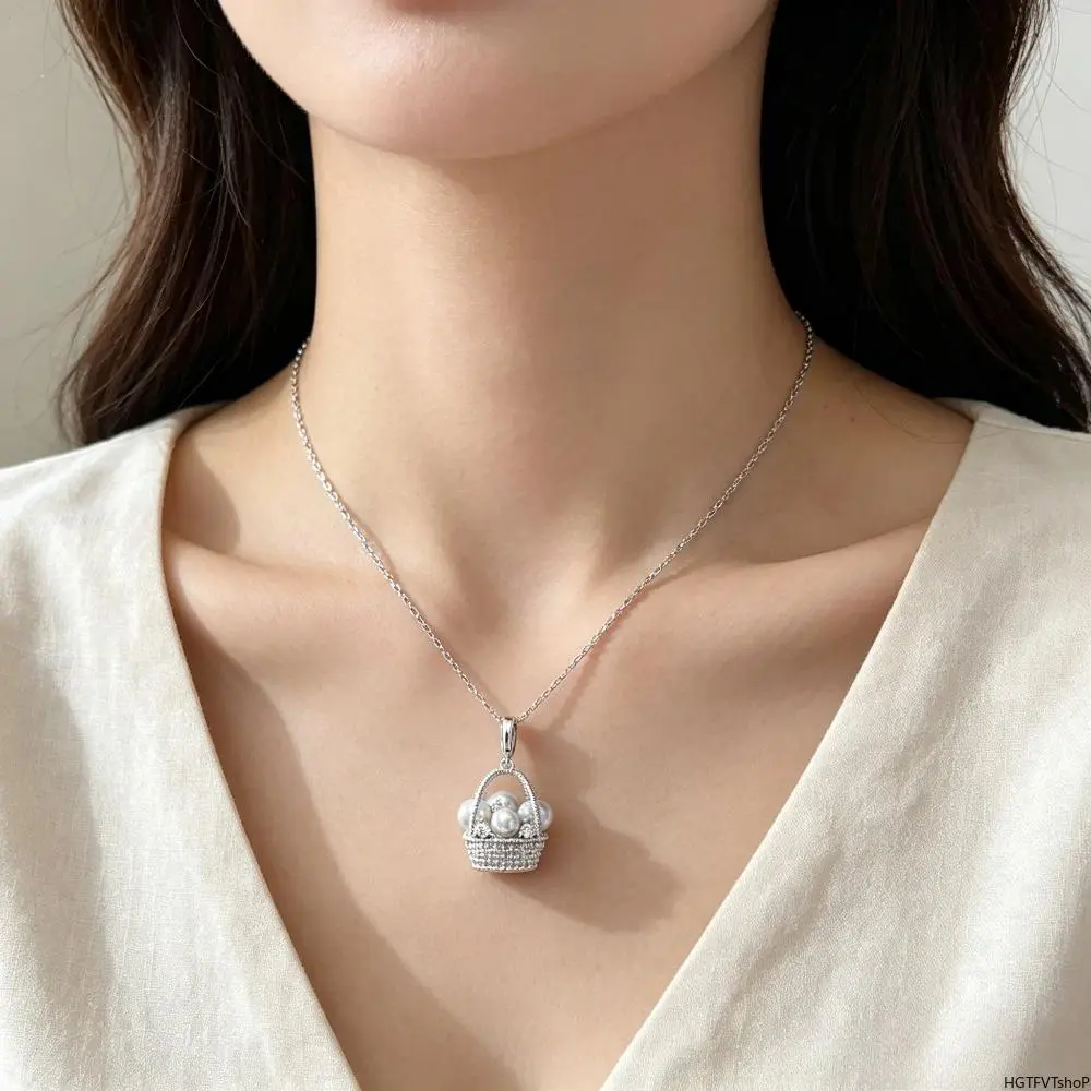 Women's Short Basket Charm Pendant Necklace, Dainty Light-Luxury Clavicle Chain, Lightweight Stackable Bag Accessory for Daily OOTD