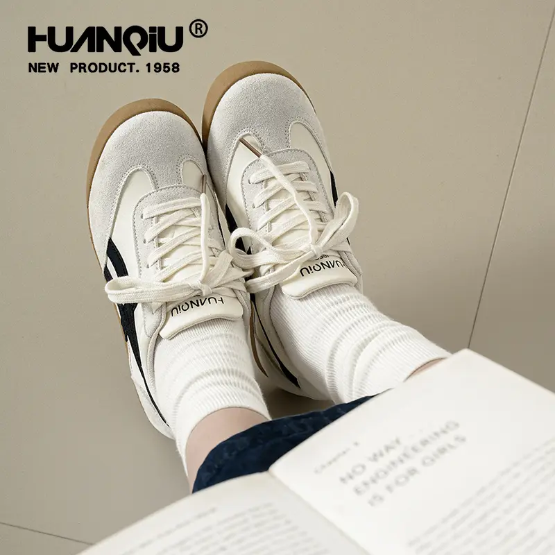 HUANQIU Off-White and Black Retro Style Coppa Forrest Gump Shoes, Raw Rubber Flat Shoes, Suede and Minimalist Style, Unisex Couple Casual Running Shoes