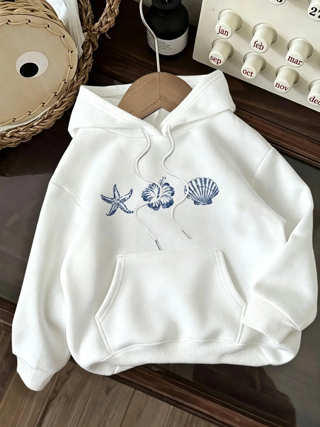 Women Starfish Seashell Hibiscus Print Hoodie Drawstring Long Sleeve Loose Pullover Summer Outfits Fashion Outfits Inspo Casual Going Out Tops Beach Vacation Soft Sweatshirt Hooded for Ladies