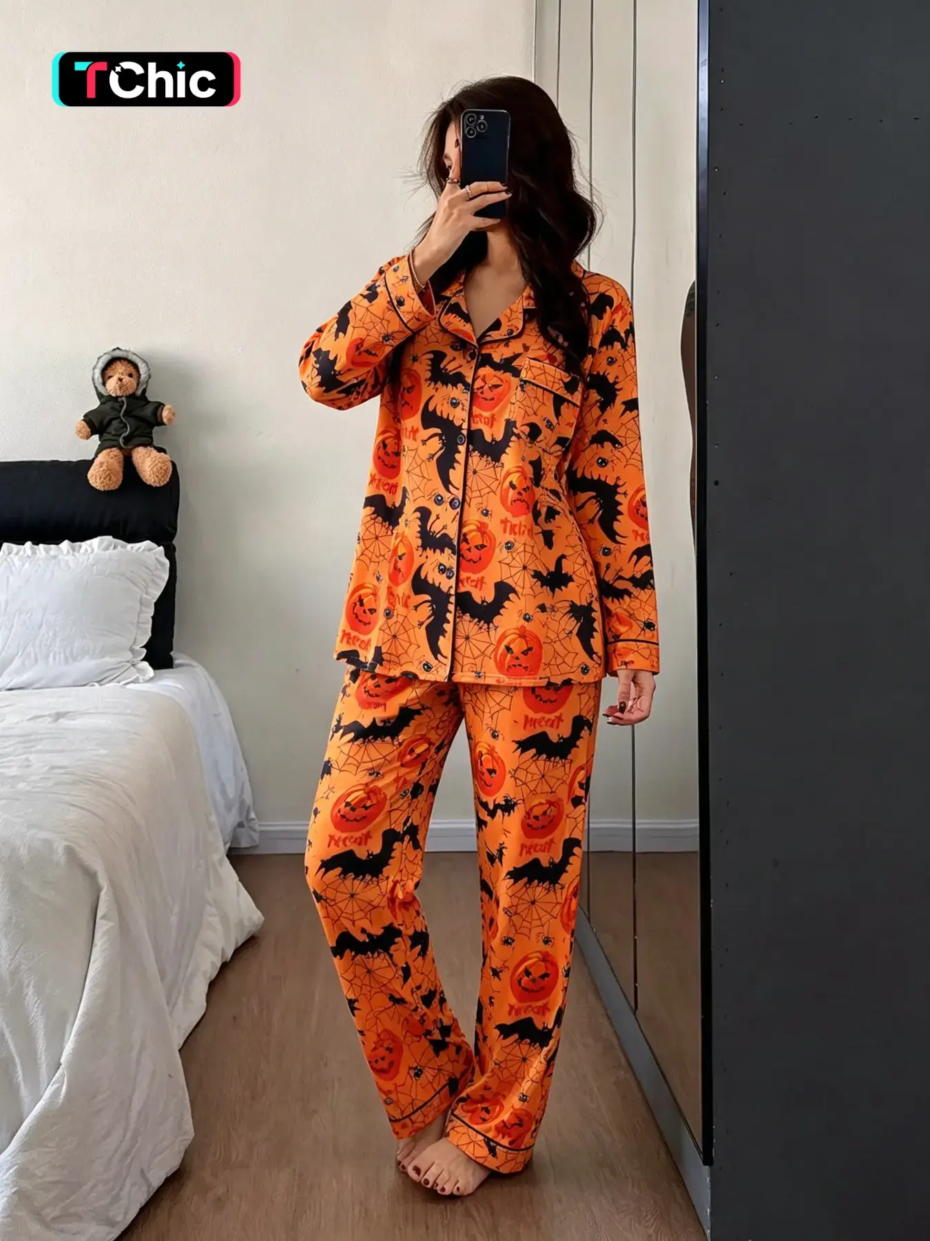 Halloween Sleepwear Loungewear 2-Piece Set for Women with Full-Body Cartoon Print Long Sleeve Top and Pants, Soft Comfortable Fabric, Collar Design, Small Pockets, Button Closure, Elastic Waistband, Home Holiday Women's Pajama Set