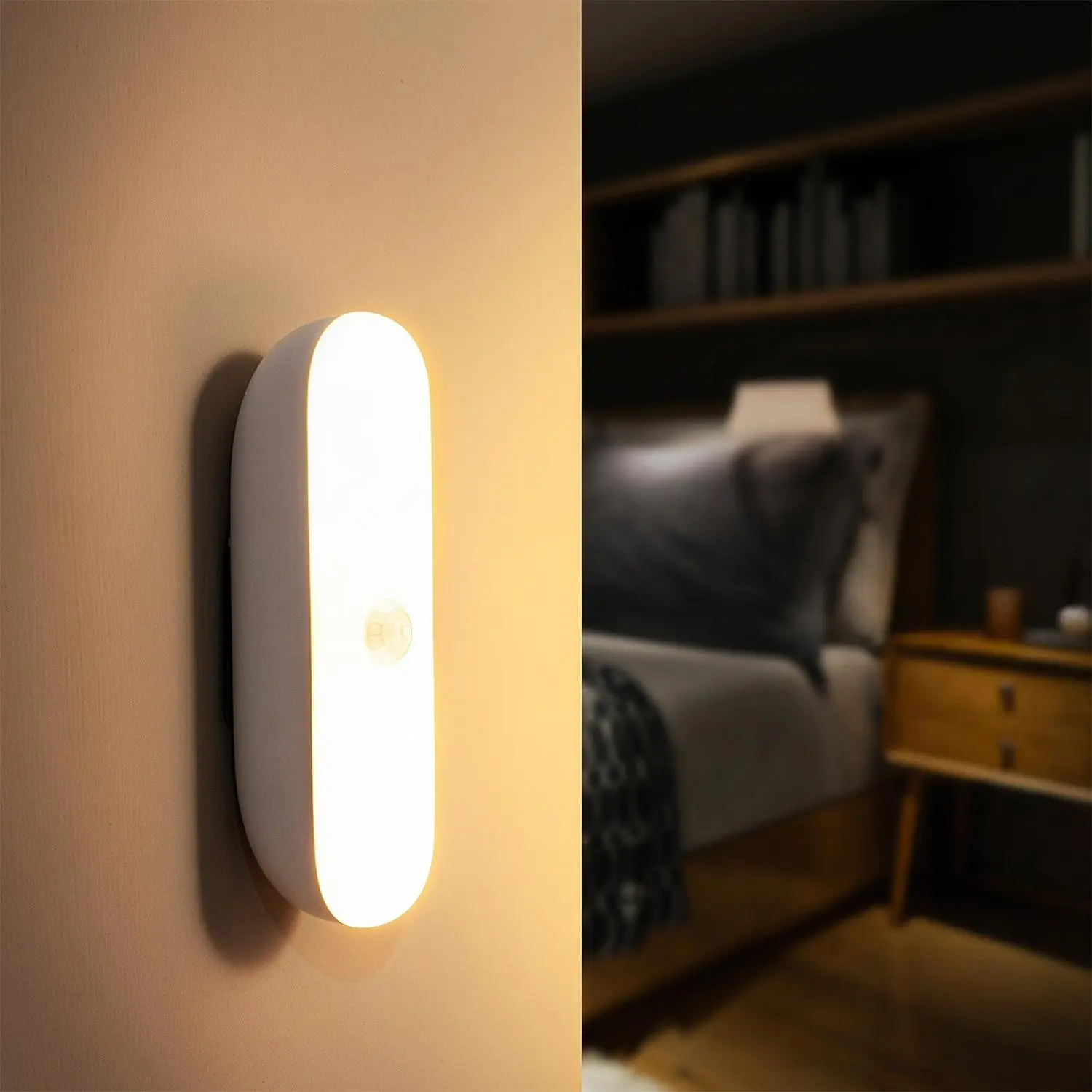 Rechargeable LED Motion Sensor Night Light, Magnetic Wireless Cabinet Light, Auto On/Off LED Lamp for Bedroom, Closet, Hallway, Stairway, Wardrobe & Home Lighting