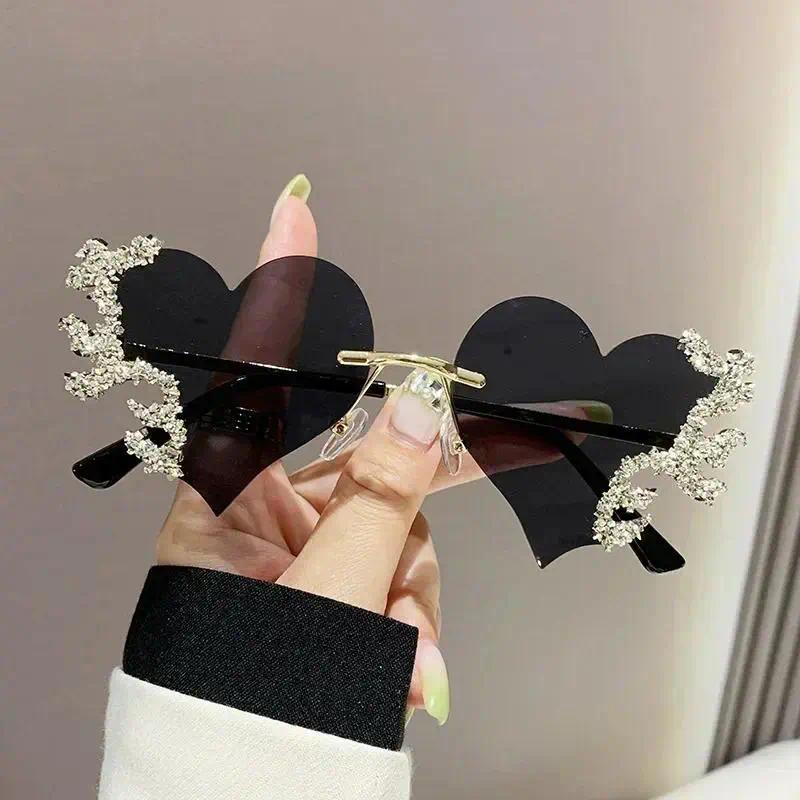 Women's Rimless Heart Shape Sunglasses with Rhinestone Accents Cute Punk Style UV Protection Lightweight Fashion Shades Eyewear for Party Daily & Streetwear