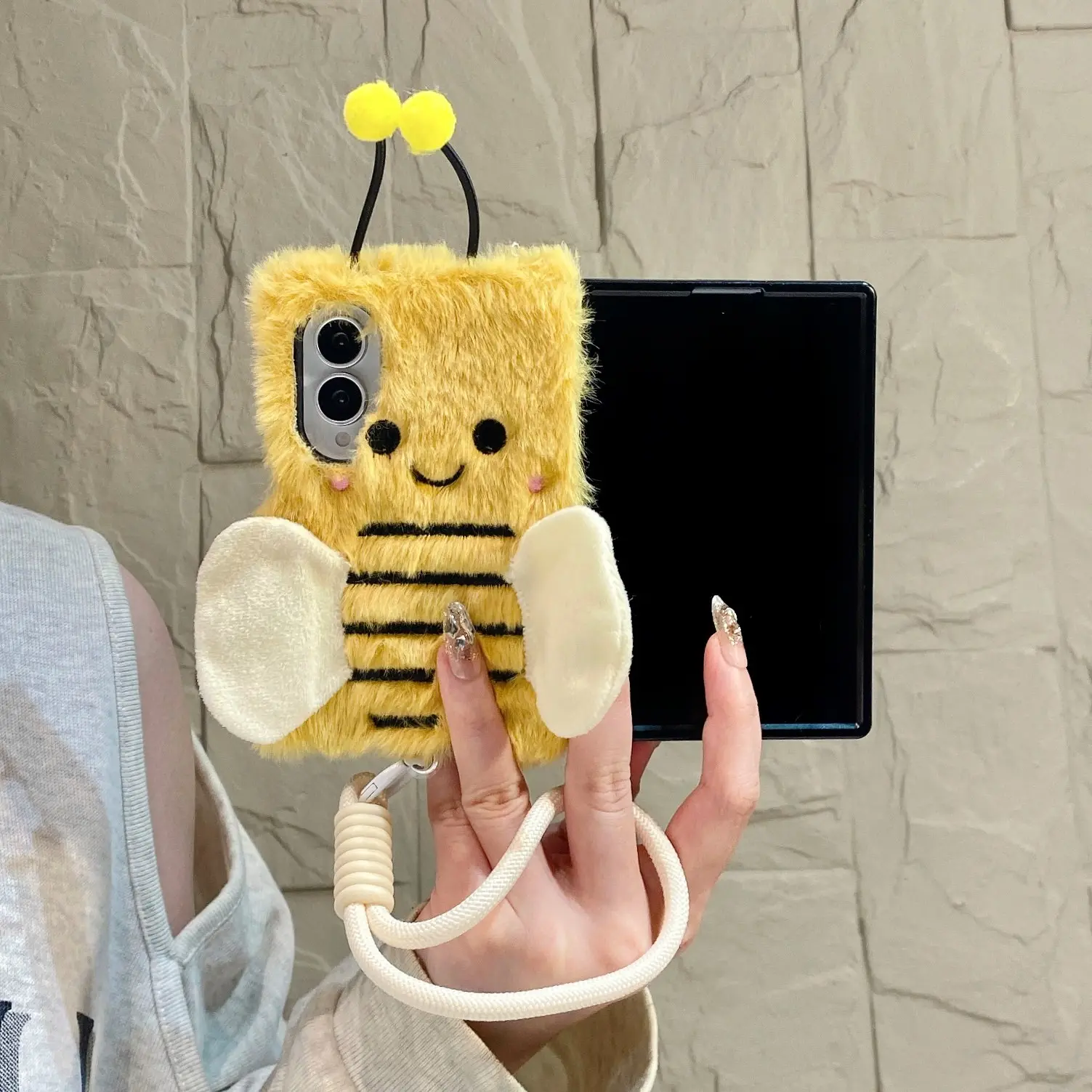 Creative Cute Plush Bee Foldable Phone Case for Samsung Z Fold3/4/5/6/7/8 Ultra, Fashion Durable Drop-Proof, Perfect Fit
