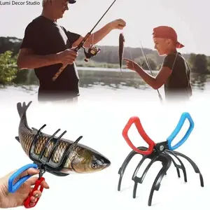 Fishing Fish Gripper Tool, 3 Claw Metal Fish Control Clamp Featuring Strong Secure Hold for Bass Fishing, Kayak Fishing and Outdoor Adventures