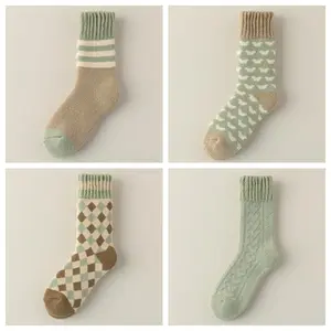 4 Pairs of Women's Plush Warm Thick Socks Suitable for Warm Soft and Comfortable Christmas Stockings Autumn and Winter Socks