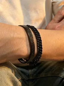 2 trendy and personalized black Roman numeral titanium steel bracelet sets, fashionable men's street photography performance style bracelet sets