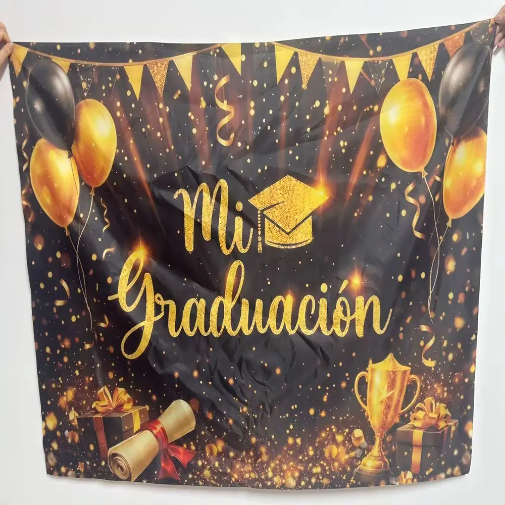 1PC Black Gold Graduation Season Polyester Banner, Party Decorations Banners, Spanish Mi Graduación Graduation Party Decoration Graduation Ceremony/Graduation Photo Shooting Background Black Gold Powder Balloon Bachelor’s Cap Trophy Design