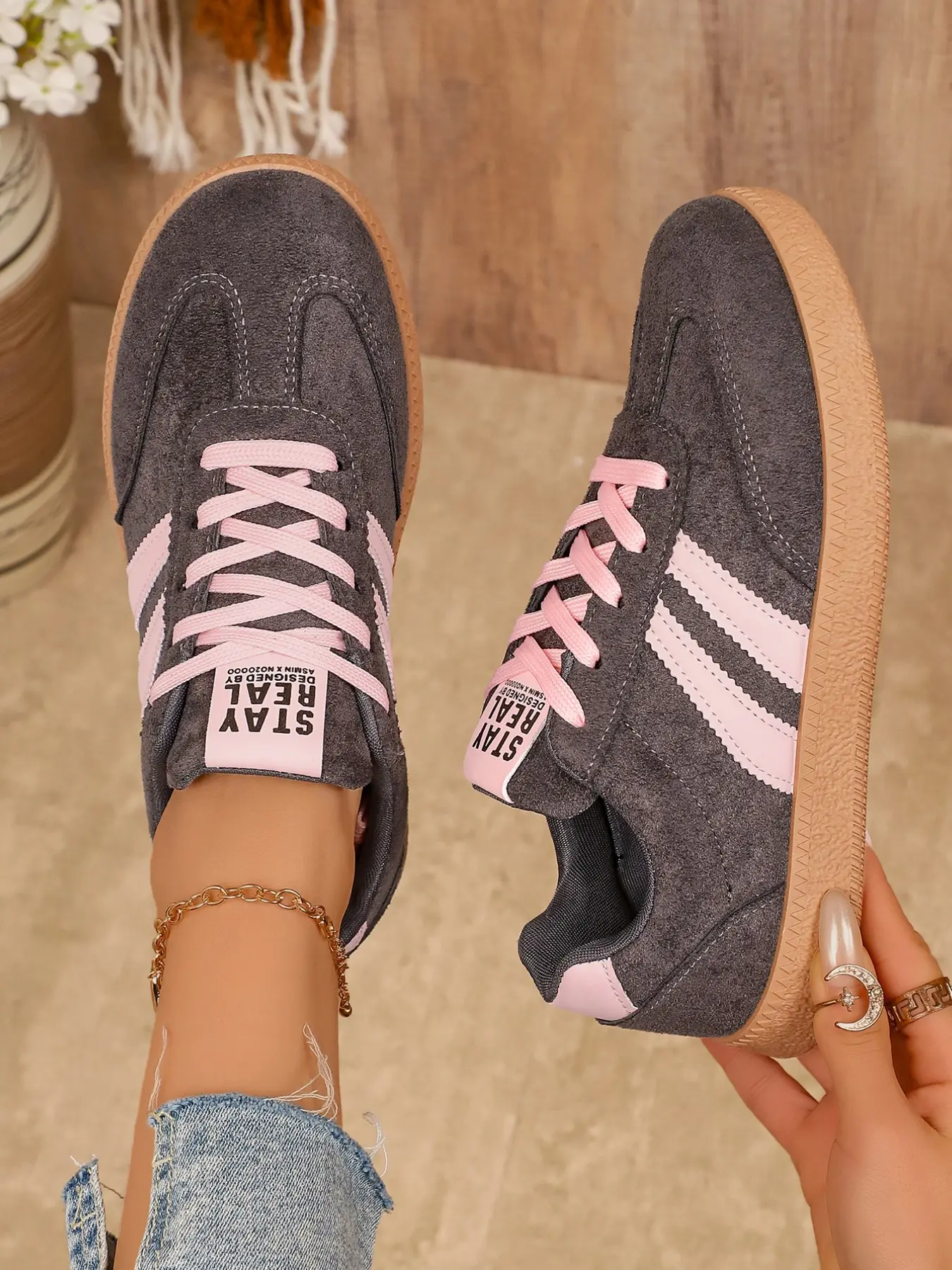 Women's Retro Matcha Deer Skin Trainer Shoes, Colorblock Laces Flat Casual Shoes, Casual Low Top, Anti-Slip Durable Sole for Daily Commute and Walking