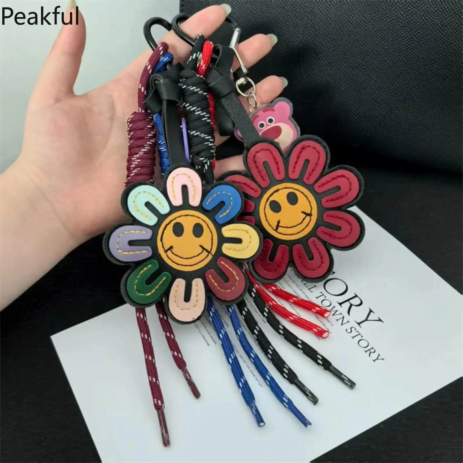 1Pc Sunflower Faux Leather Keychain, Cute Bag Charm & Phone Attachment for Women, Mini Purse Accessory with Metal Clip, Great Gift for Keys, Handbags & Backpacks