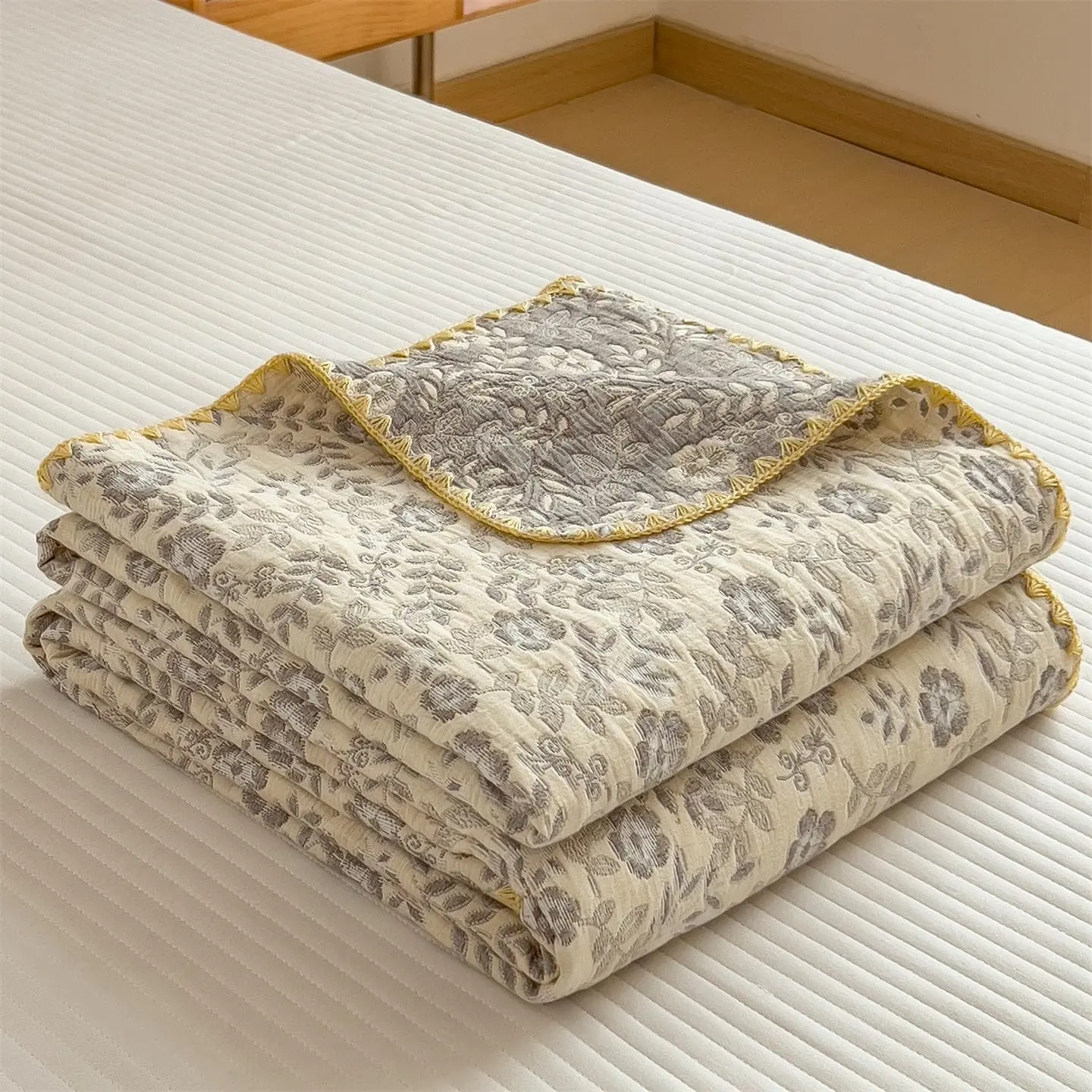 Cotton Muslin Quilt King Size Floral, Lightweight Breathable Reversible Bedspread Coverlet, Soft Farmhouse Bedding for All Season Bed Couch Sofa (Floral Grey, King 90"x104")
