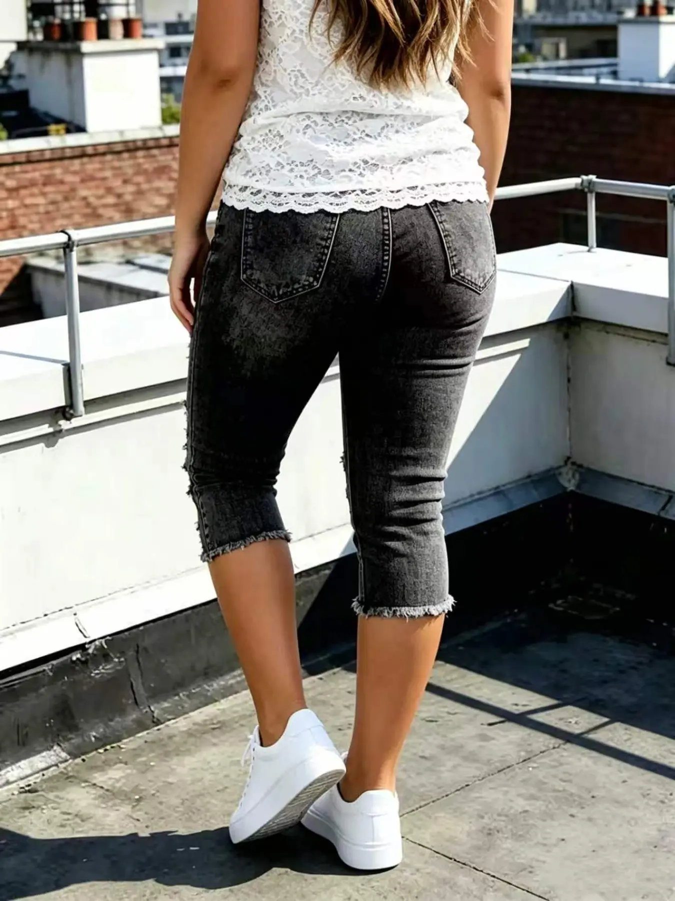 Women's Plus Size Distressed Ripped High-Waisted Capri Frayed Hem Jeans, Drawstring Waist Denim Cropped Pants, Y2K Summer Streetwear Bottoms for Daily Wear, Comfortable Slim Fit Casual Trousers