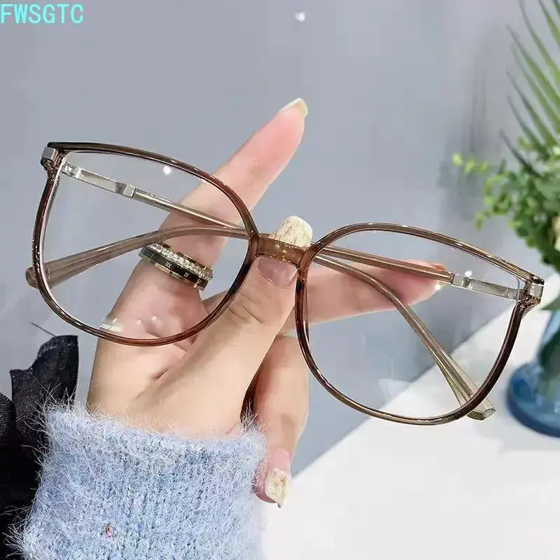 Oversized Cat‑Eye Blue Light Glasses For Women Bold Lightweight Large Frame Clear‑Tint Crystal Non‑Prescription Glasses Anti‑Eyestrain Daily Fashion Accessory summerwins