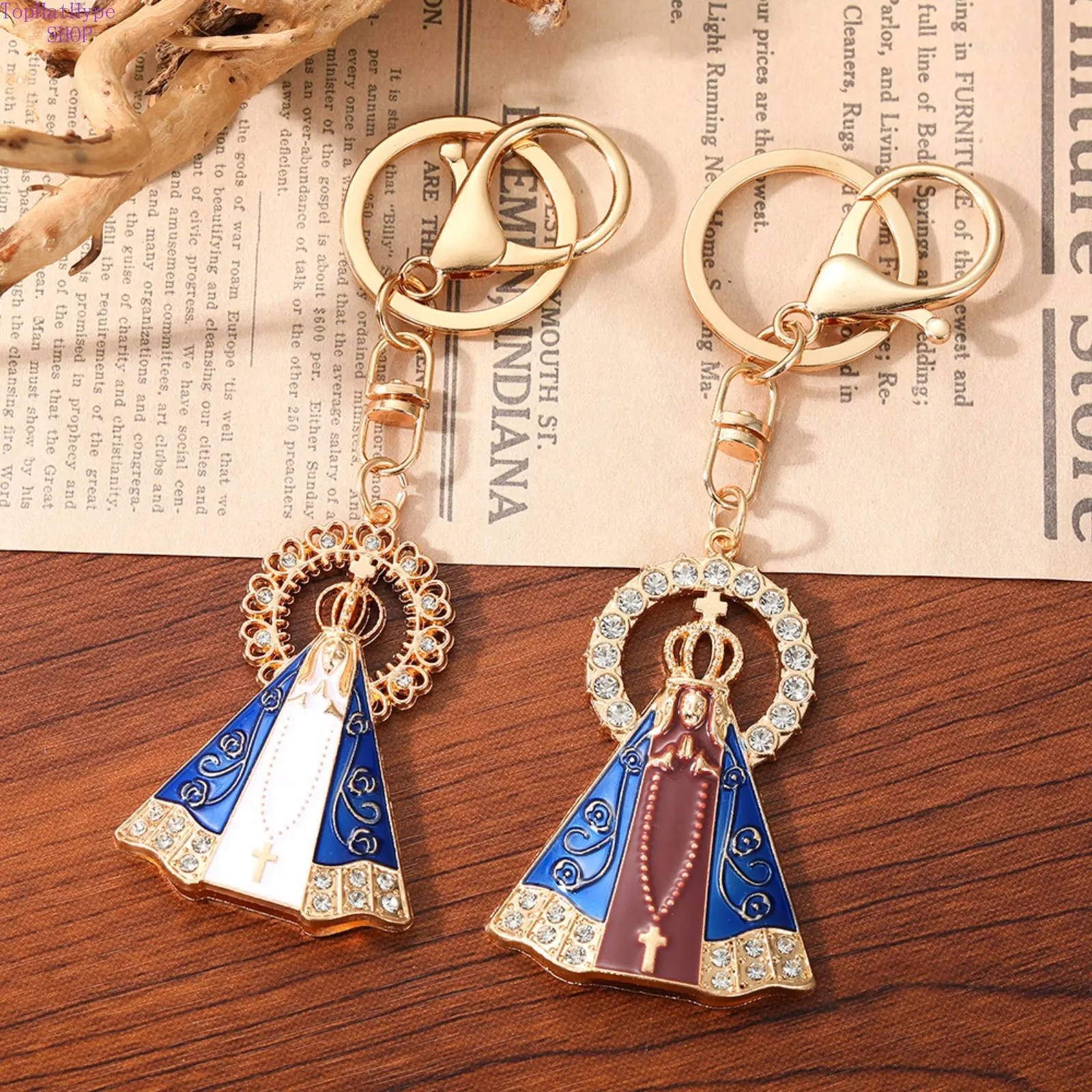 Unisex Enamel Craft Religious Keychain Charm - Vintage Metal Pendant, Trendy Faith Fashion Accessory, Classic Retro Ornament for Car Key Ring, Thoughtful Gift for Believers (Unisex Wear Compatible), Keychains