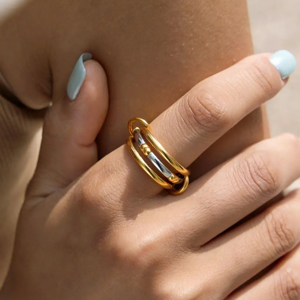 Two-Tone Interlocking Spinner Ring 1Pc Gold Silver Mixed Titanium Steel Fidget Ring Minimalist Modern Stackable Statement Jewelry for Women