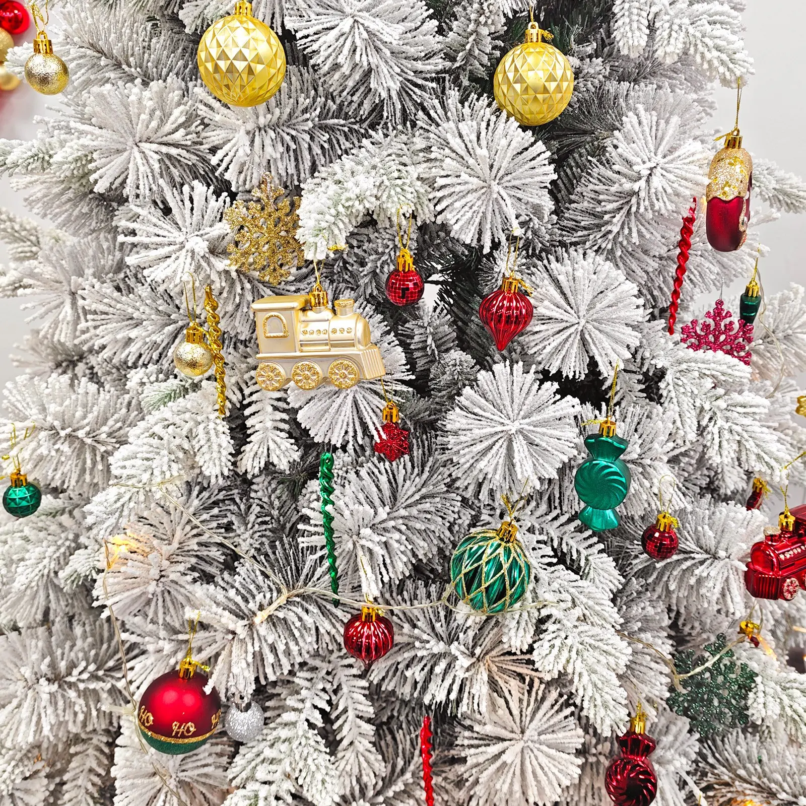 82pcs New Christmas Decorations, Donut Train Head Painted Christmas Balls Set, Christmas Tree Ornaments, Unique Holiday Accessories