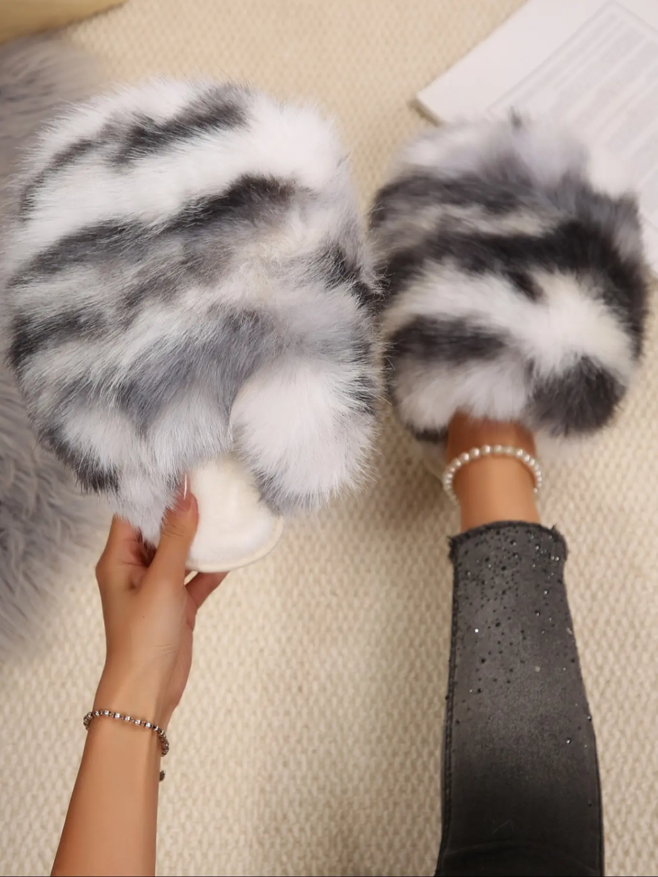 New Women's Plush Tiger Stripe Slippers, Soft Warm Home Slippers, Fashionable Cute Style, Fluffy Upper, All Seasons Use