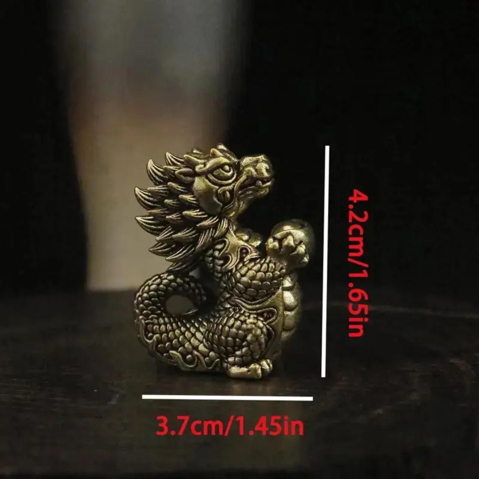 New Chinese Style Vintage Brass Dragon Figurine, Creative Cartoon Fire Dragon Decor, Chinese Zodiac Dragon Desktop Ornament, Distressed Brass Craft for Office Desk, Home Tabletop, Bookshelf Display & Unique Feng Shui Art Decoration