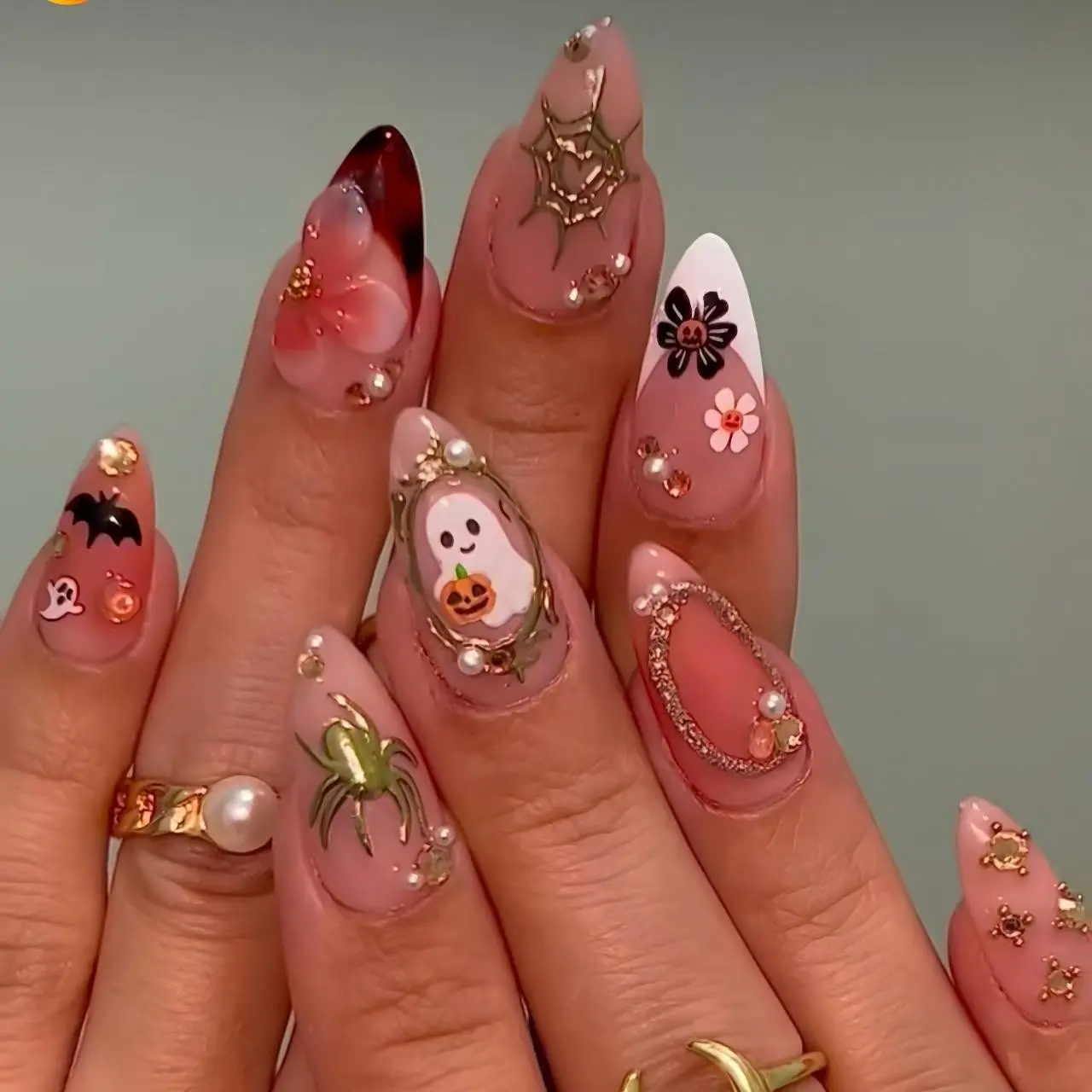 24pcs Halloween Party Nail Art Stickers, Ghost Pumpkin Spider Bat Designs, Shiny Full Coverage Removable False Nails for Women