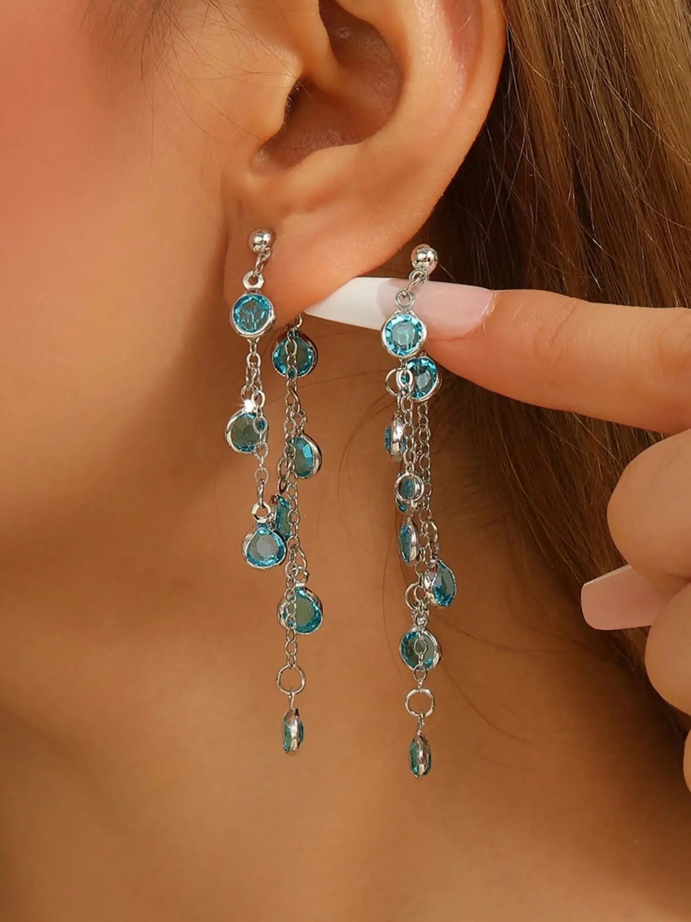 Elegant Blue Crystal Long Tassel Earrings for Women, Unique Chain Glass Pendant, Perfect for Daily Wear, Summer Jewelry, Sparkling Ear Jewelry, Ideal Gift Choice