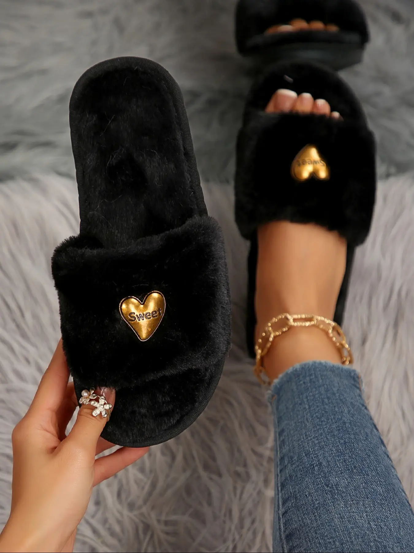 2026 New Multi-Color Plush Women's Slippers, Metal Heart Decoration, Open-Toe Flat Slip-On, Fall Winter Home Warm Shoes