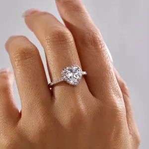 Elegant Zircon Heart Ring for Women, Luxury Minimalist Sparkling Crystal Love-Inspired Jewelry, Dainty Stainless Steel Fashion Ring, Hypoallergenic Everyday Wear, Romantic Gift for Girlfriend, Wife, Birthday, Anniversary