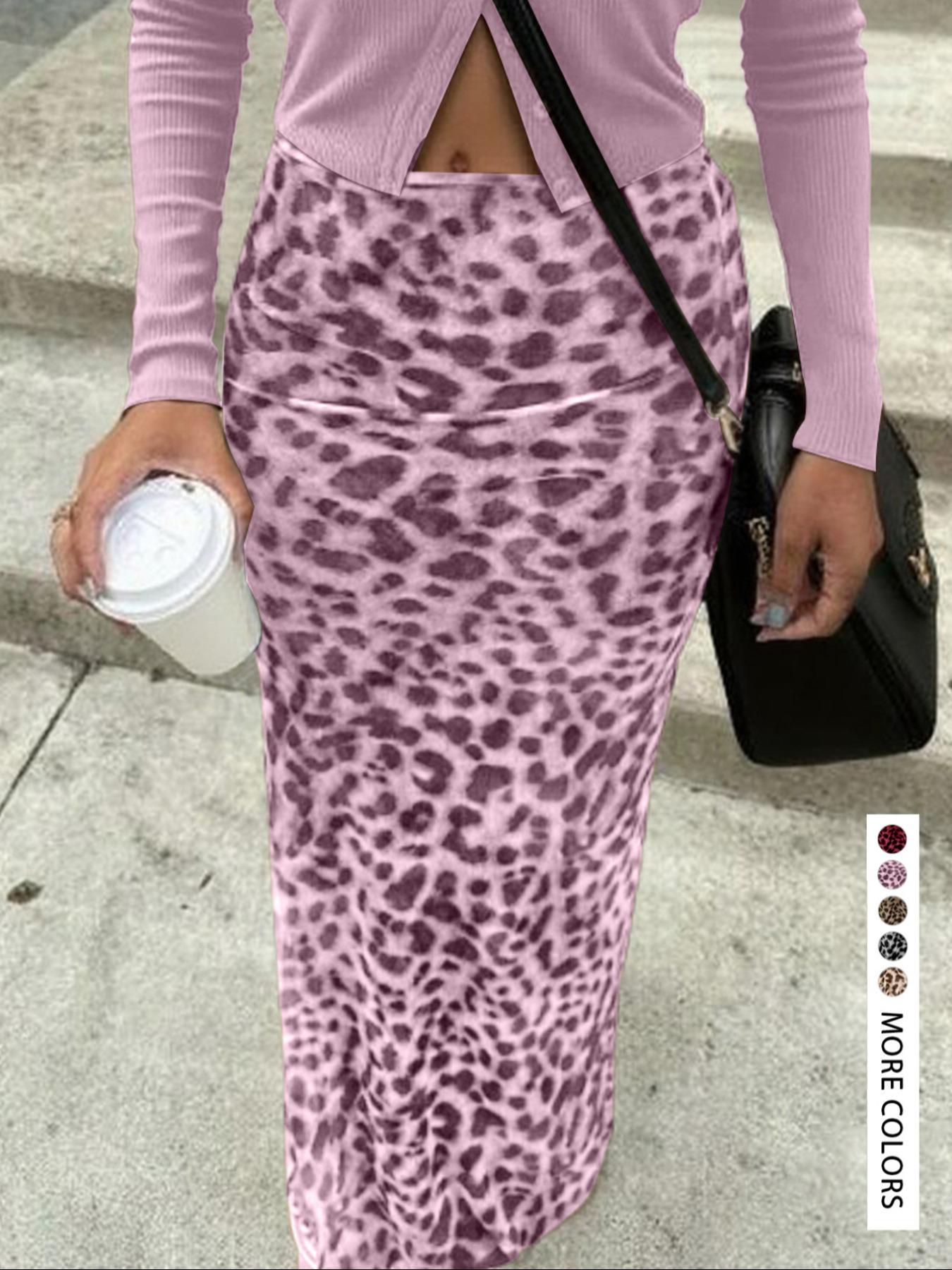 【LovelyWholesale】Women's Leopard Print High Slit Fitted Skirt, Stylish and Trendy Design for Casual or Night Out, Perfect for Summer Fashion， Perfect for All Seasons