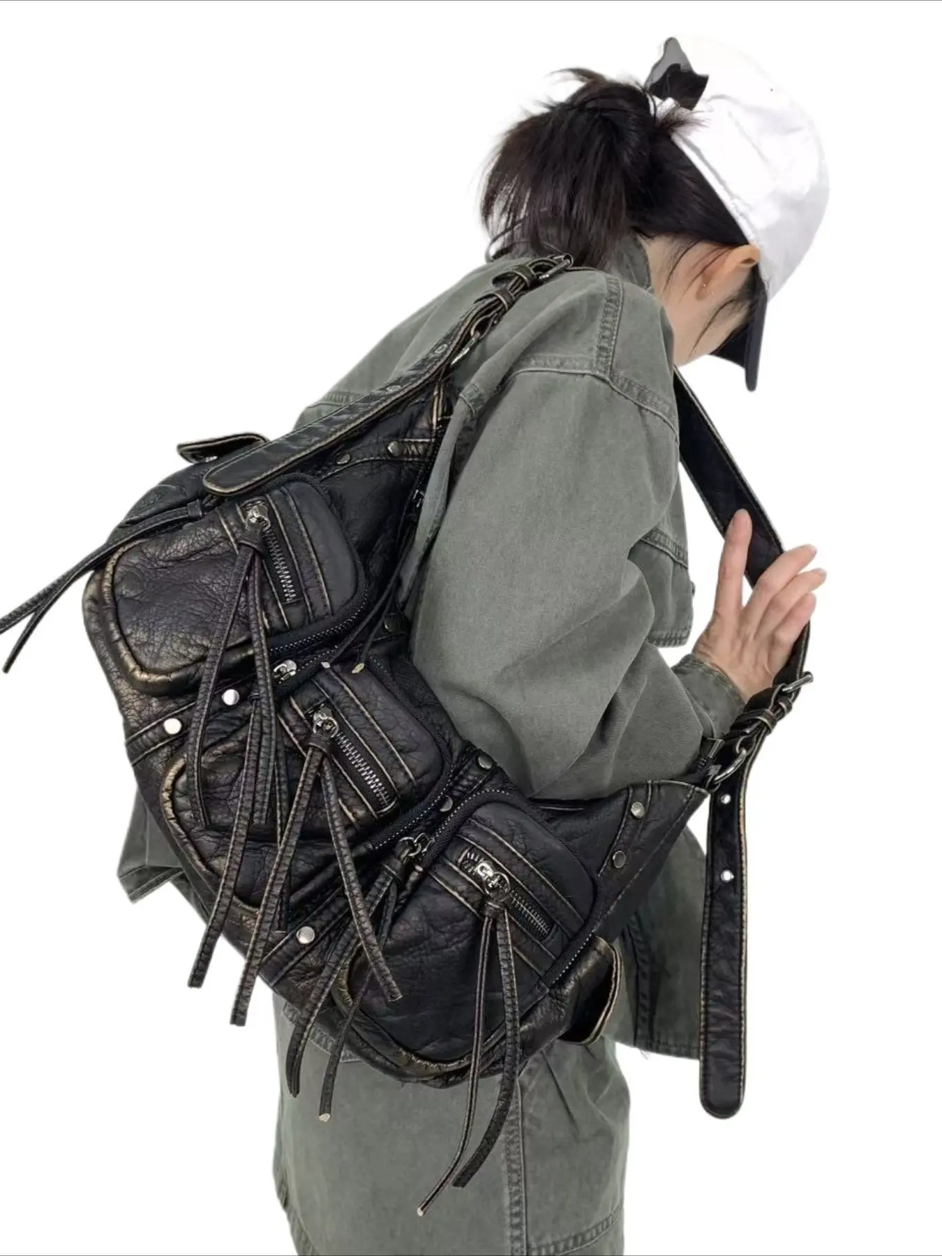 Ladies' Retro Retro Pure Leather Motorcycle Handbag, Wilderness Style Front Pocket Soft Leather Shoulder Bag Detachable Shoulder Strap Fashion Large Capacity Bag Personalized Street Y2K Handbag, Tassel Rivet Design, Suitable for Daily Commuting, Part