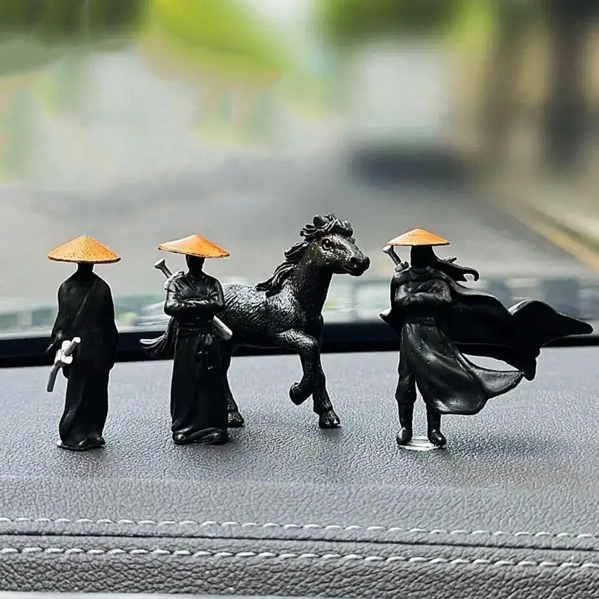 Mini Resin Chinese Swordsman Figurines, Car Rearview Mirror & Dashboard Decorations, Cool Car Accessories for Men, Home Office Desk Christmas Ornaments, Auto Truck Interior Decor Gifts (Set of 4)