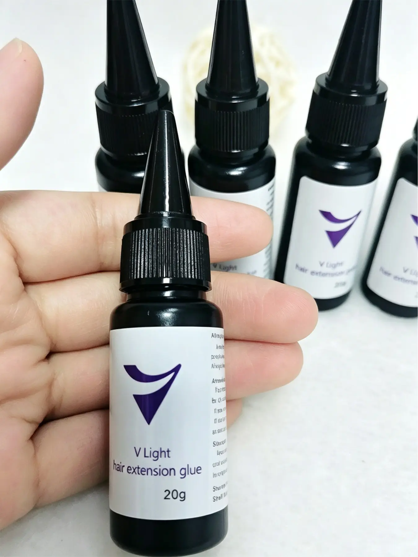 V Light Hair Extension Glue 20g Strong Bond Keratin Hair Glue ForWig Hair Extensions Professional Hair Fusion Glue
