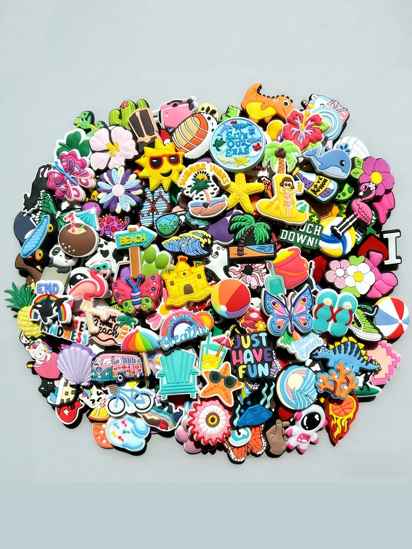 Colorful Beach Vacation Shoe Accessories Set, 10 Pieces Randomly Selected, Sand Dollar Shell Sunglasses Print Soft Rubber Shoe Decoration Charms