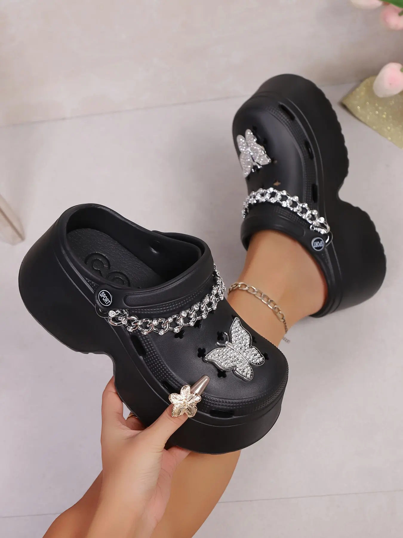 Eva Platform DIY Clogs, Casual Shoes Clogs, Rhinestone Butterfly & Chain Charms, Y2K Summer Beach Slip on Shoes, Punk Style, All Seasons