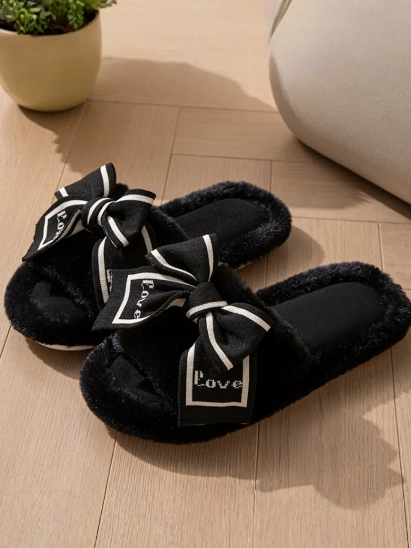 Women's Casual Butterfly Slippers, Bowknot Design Slides, Soft Rubber Sole, Textile Upper, Indoor Use, All Seasons, Comfortable and Non-Slip, Home Footwear, Cozy Bedroom Slippers